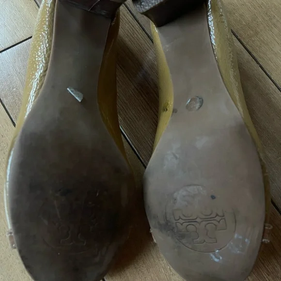 Tory Burch Aaden Logo Mid Heel Pumps Tan Brown Patent Leather Size 7.5 - Picture 12 of 15